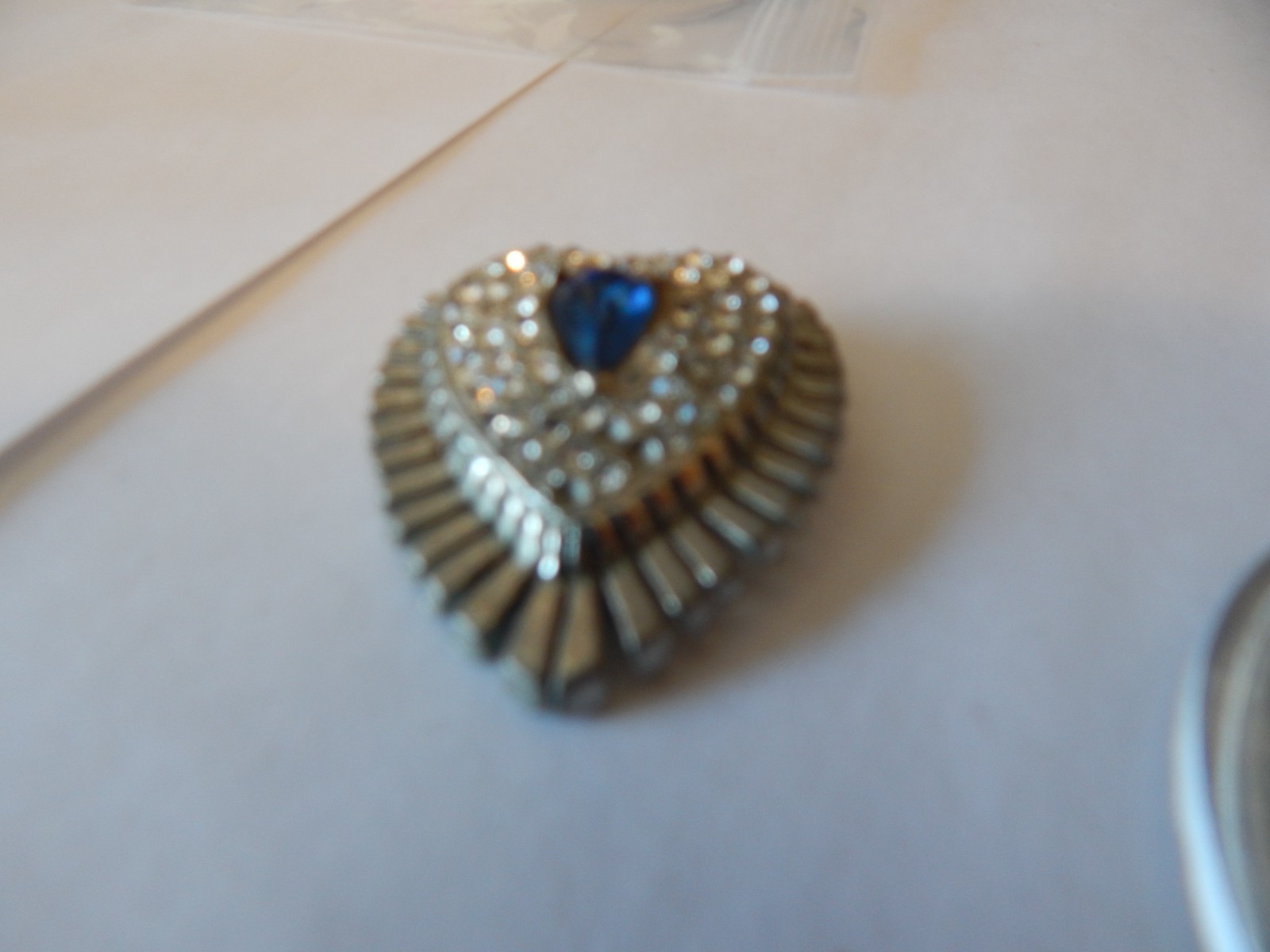 VTG 1930S?? UNUSUAL METAL HEART RHINESTONES BLUE CENTER STONE