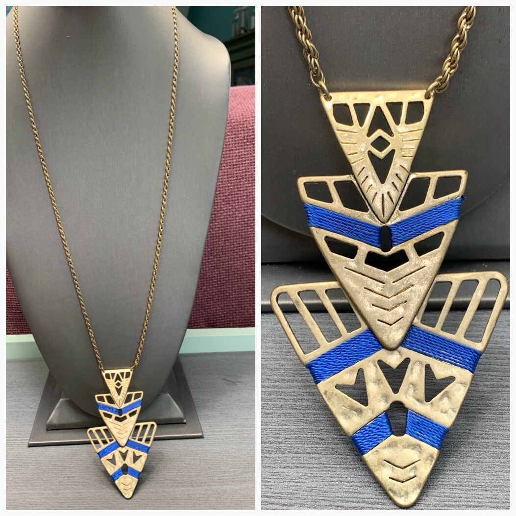 Vintage Necklace Signed The Sack Blue Triangular articulated pendant 30 inches