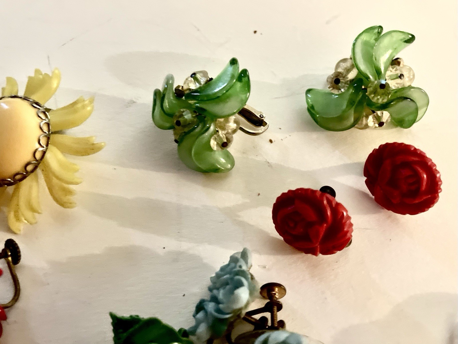 Huge Collection/Lot Vint-Retro Plastic Jewelry/Earrings/Pins/Single-Extra Pieces