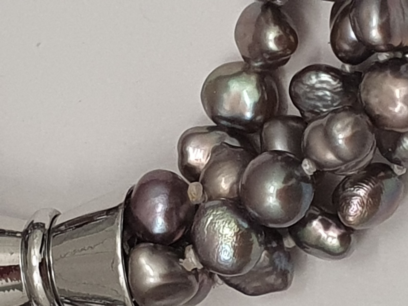 4 Strand Freshwater Pearl Necklace 17.5″ & Bracelet 7.5″ Gray Pink Iridescence