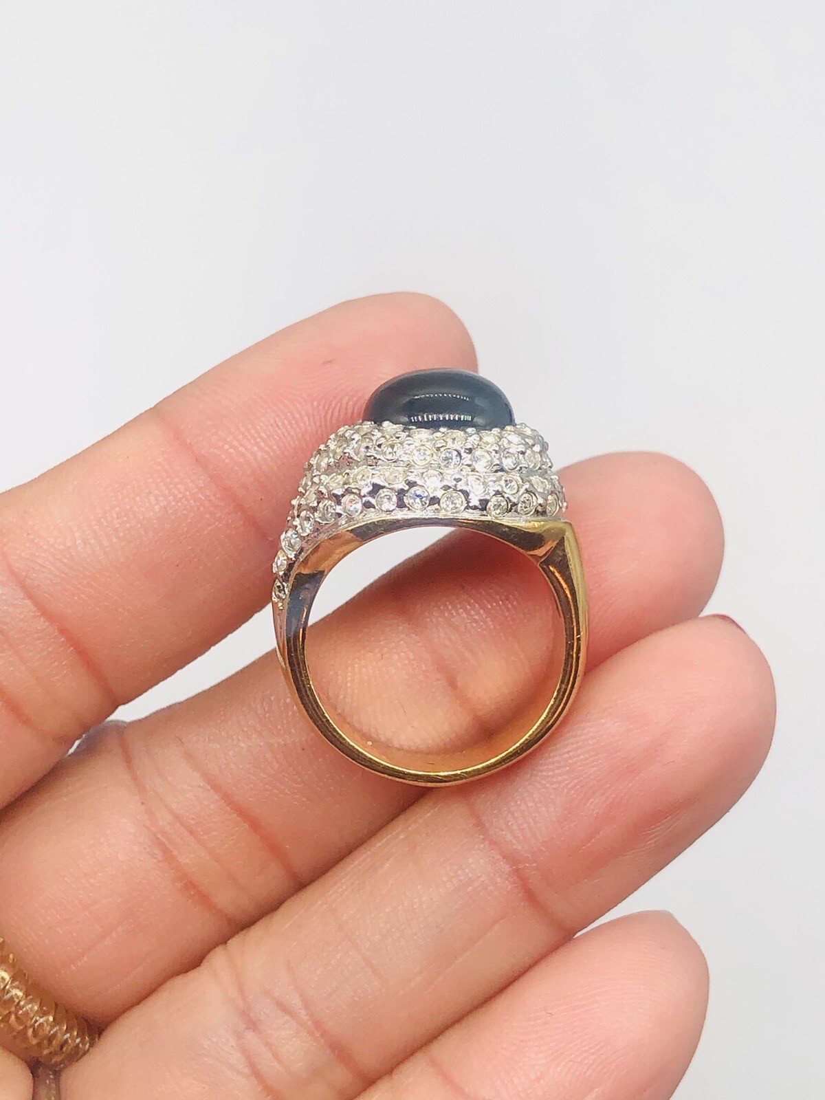Vtg Gold Tone Black Onyx ? Clear Glass Rhinestone Cocktail Birthstone Ring Sz 6