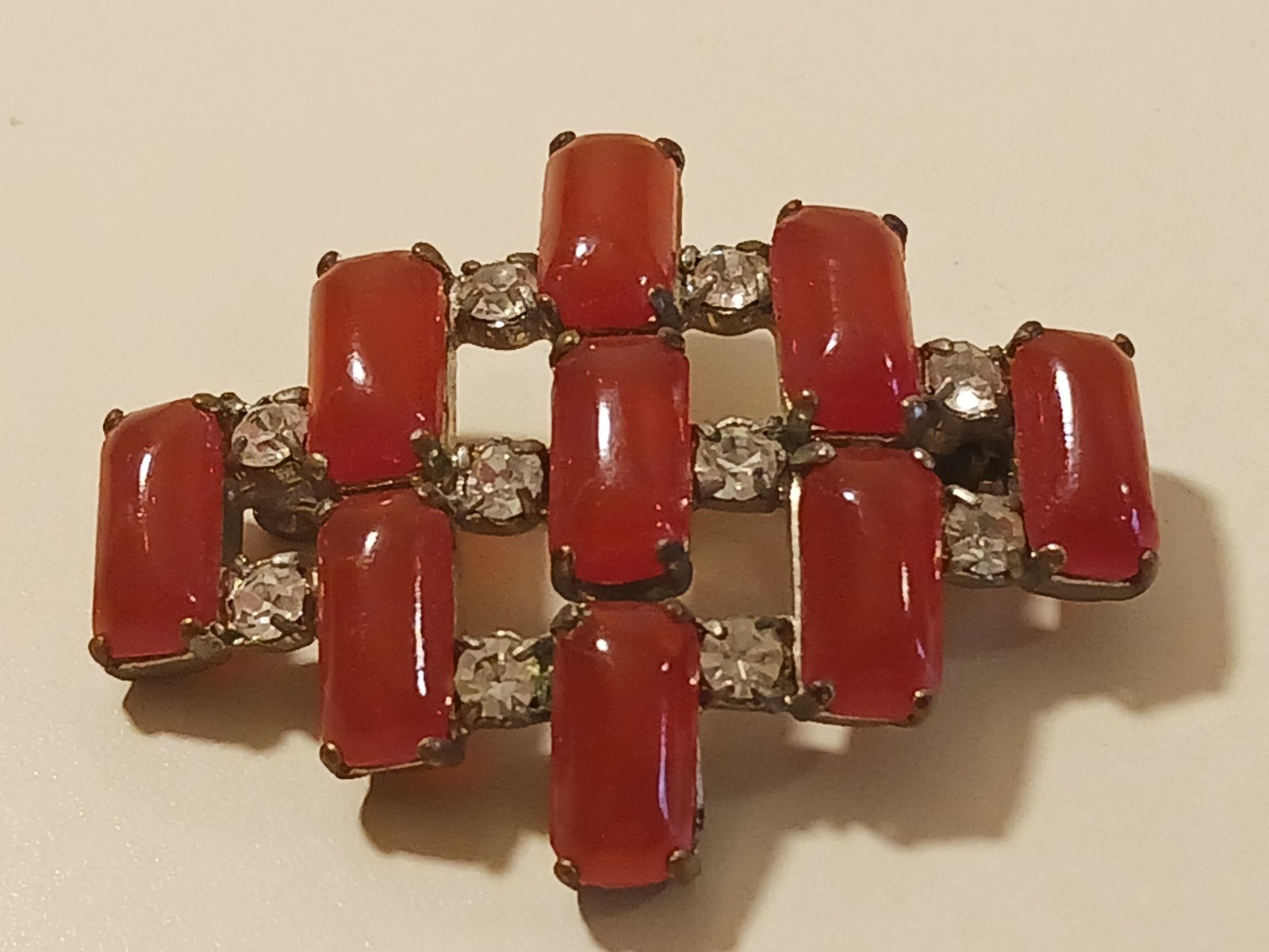 Vintage Art Deco Red Carnelian Agate Brooch Pin Rhinestone Silver Tone Grid Desi