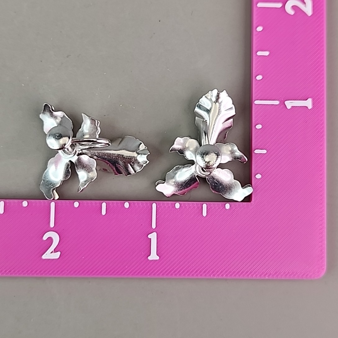 Vintage Flower Screw Back Earrings Orchid Purple Rhinestone Silver Tone 1″