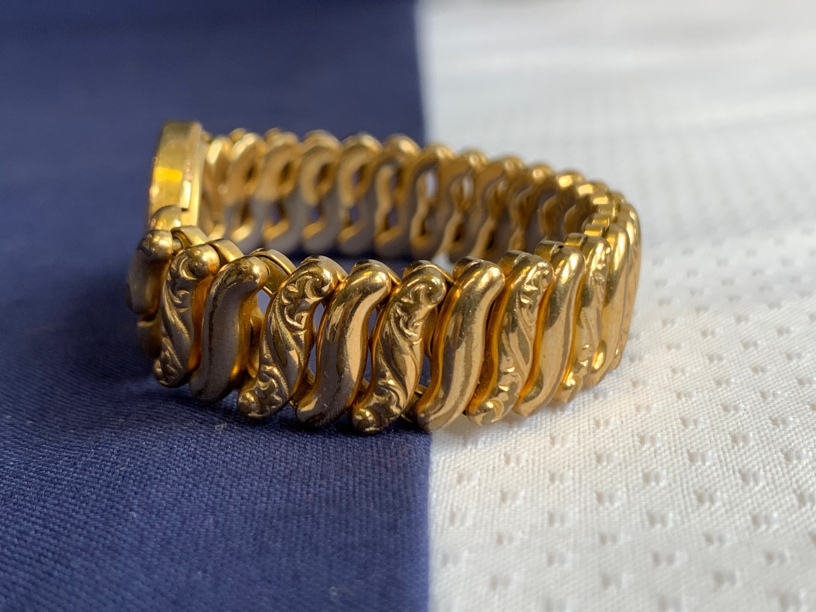 Vtg American Queen Sweetheart Bracelet 5-8.5″ Stretch Band Pitman & Keeler