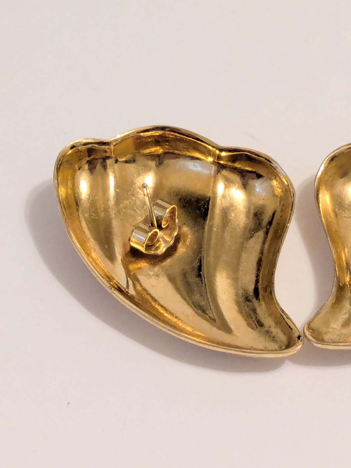 Vintage AVON Gold Tone Textured Wave Shaped Stud Drop Earrings 1 3/4″.