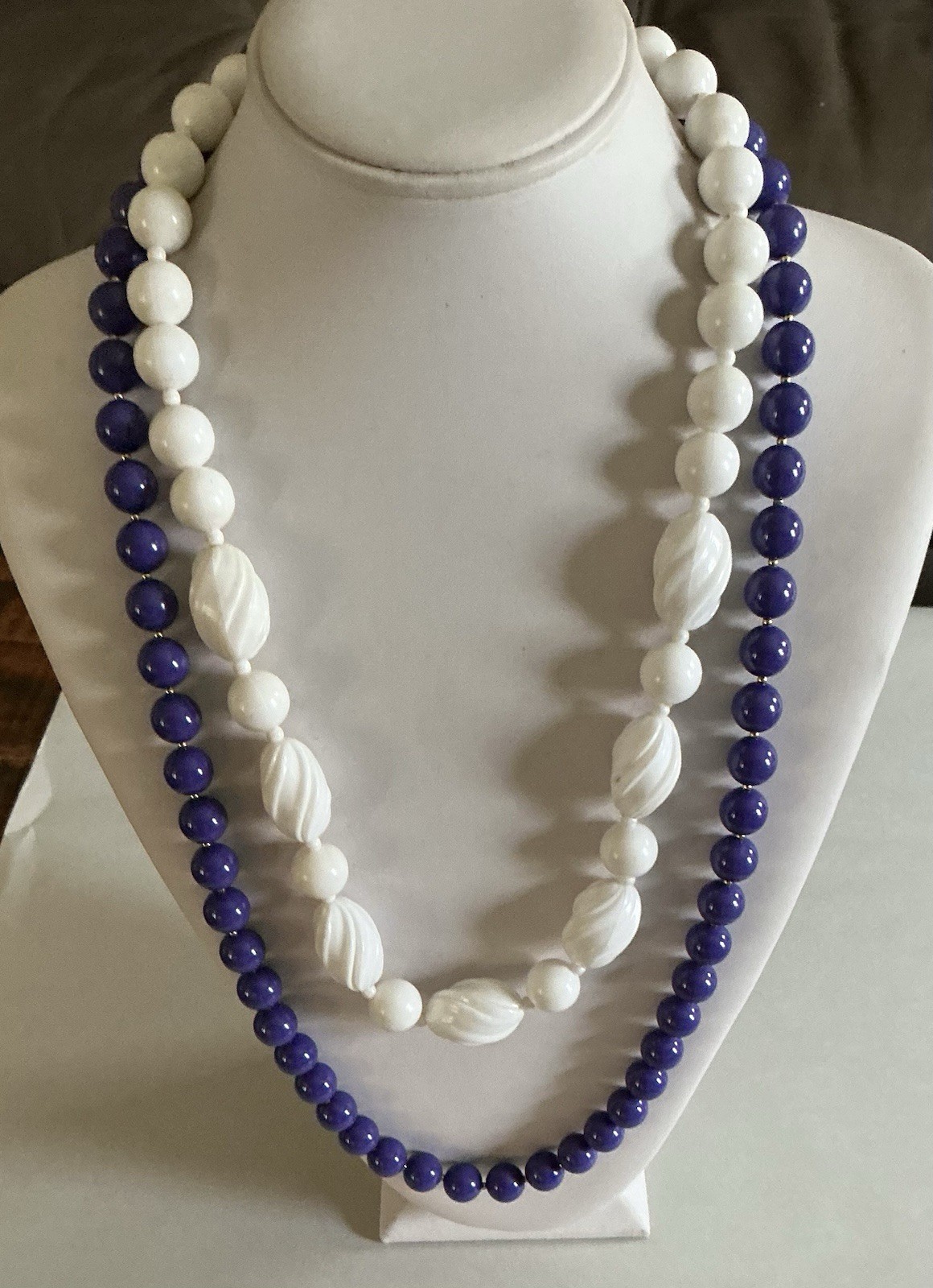 Vintage Beaded Necklace Lot Of 15 Lucite, Acrylic, Glass,Shell, Retro Plastic