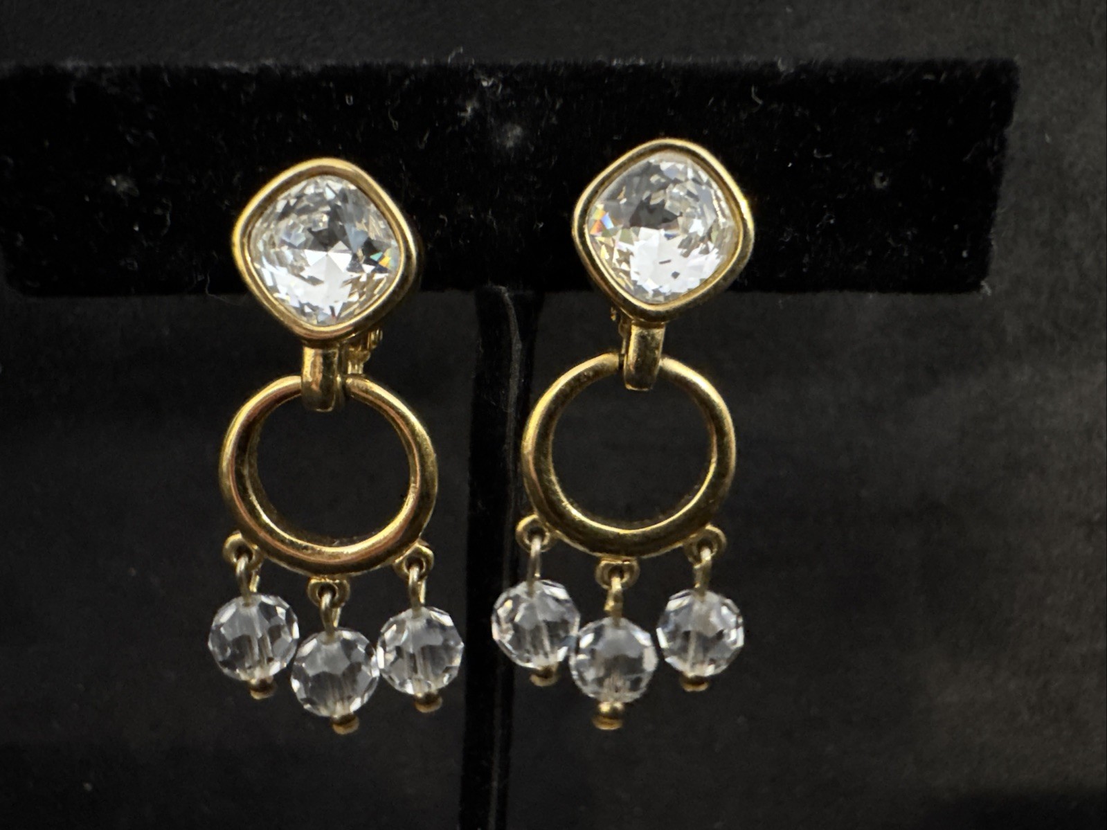 Vintage Swarovski Crystal Rhinestones Gold Tone Teardrop Earrings Clip on