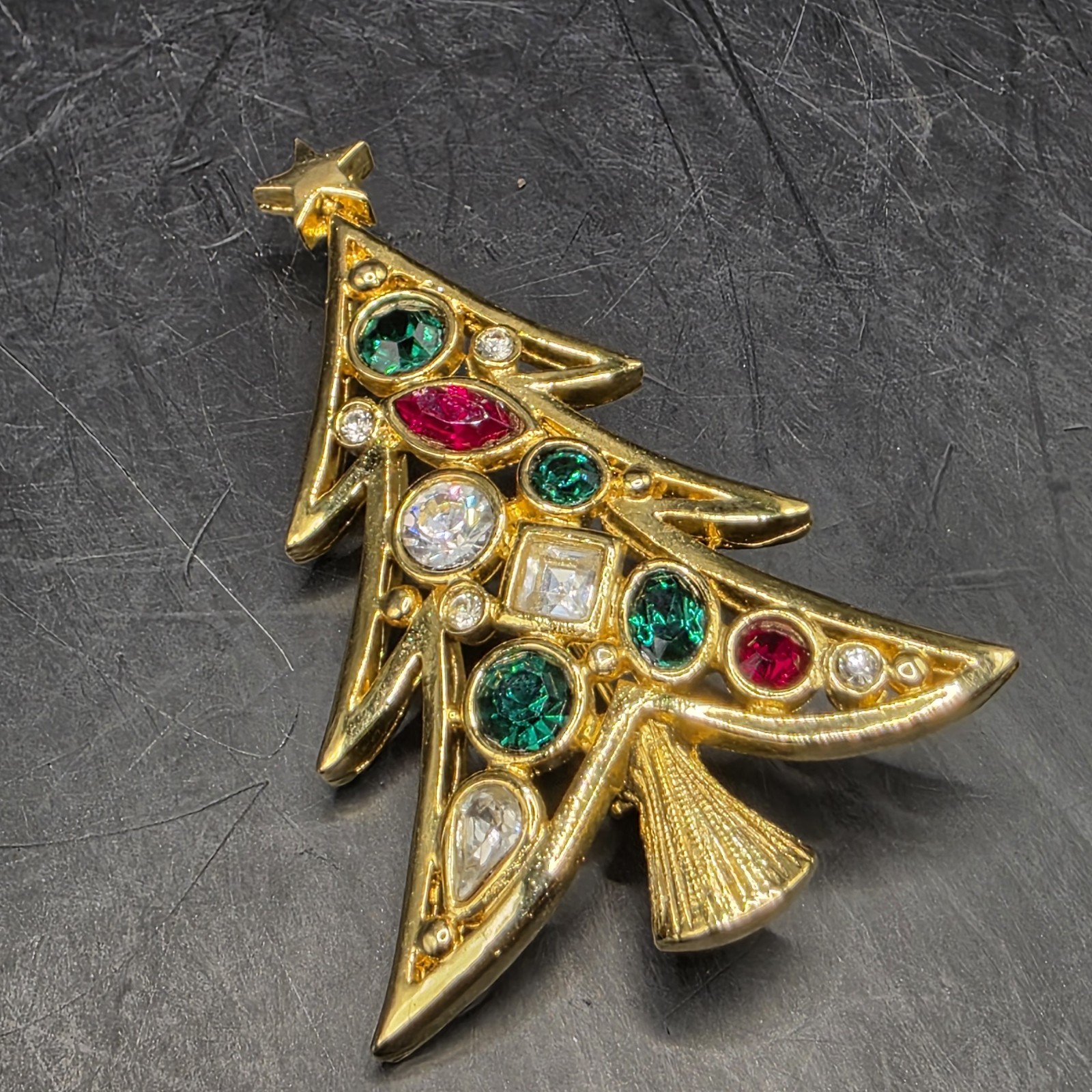 Vintage LIA LIANNA Gold Tone Rhinestone Christmas Tree Brooch