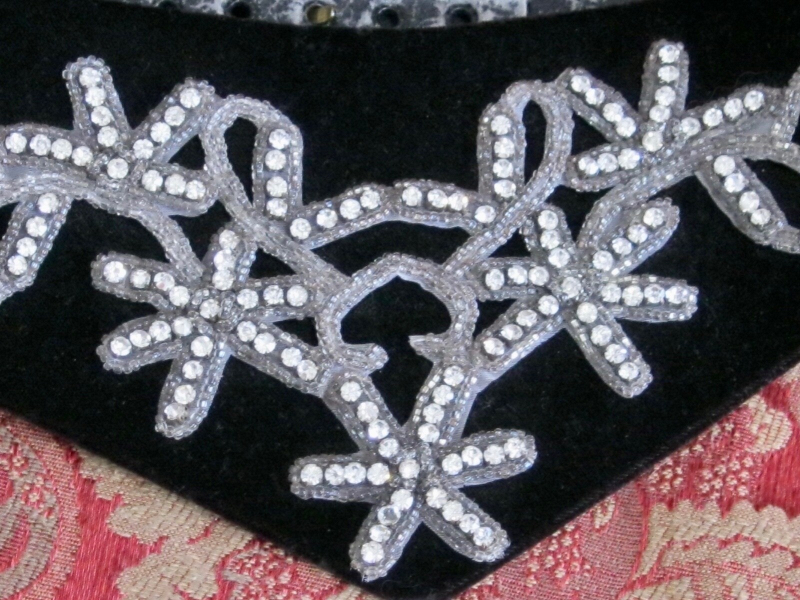 OLD ANTIQUE VINTAGE BLACK LEATHER VELVET RHINESTONE APPLIQUE V BELT ADJUSTABLE