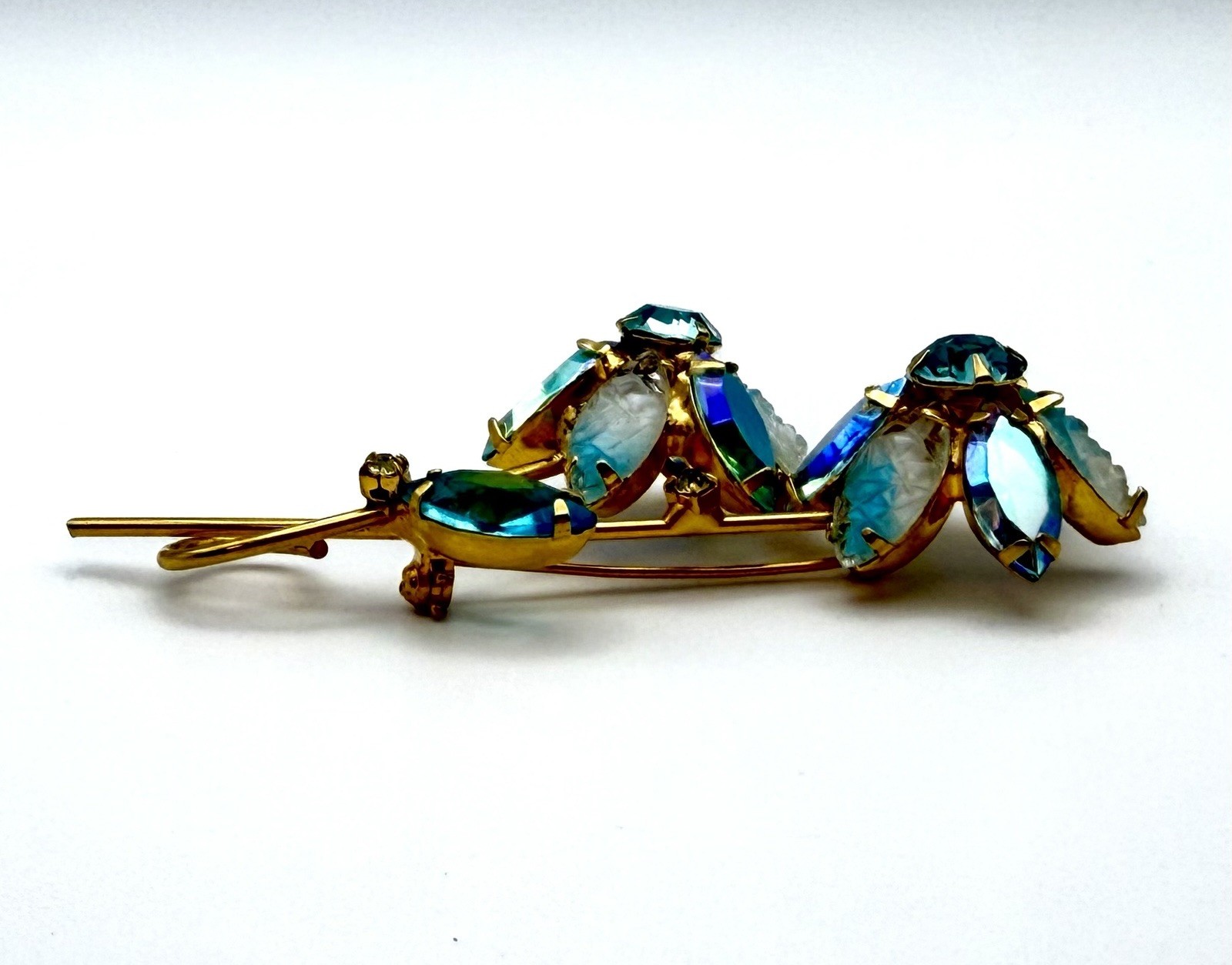 Vintage Blue Aqua Aurora Borealis Rhinestone Flower Brooch Pin Gold Tone MCM