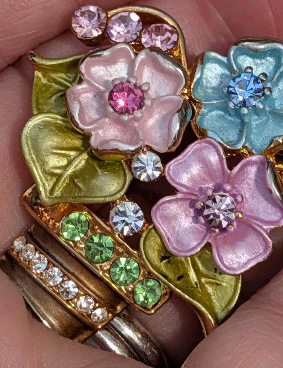 Vintage Enameled Flower Basket Brooch Rhinestone Pastel Bouquet Gold Tone Pin