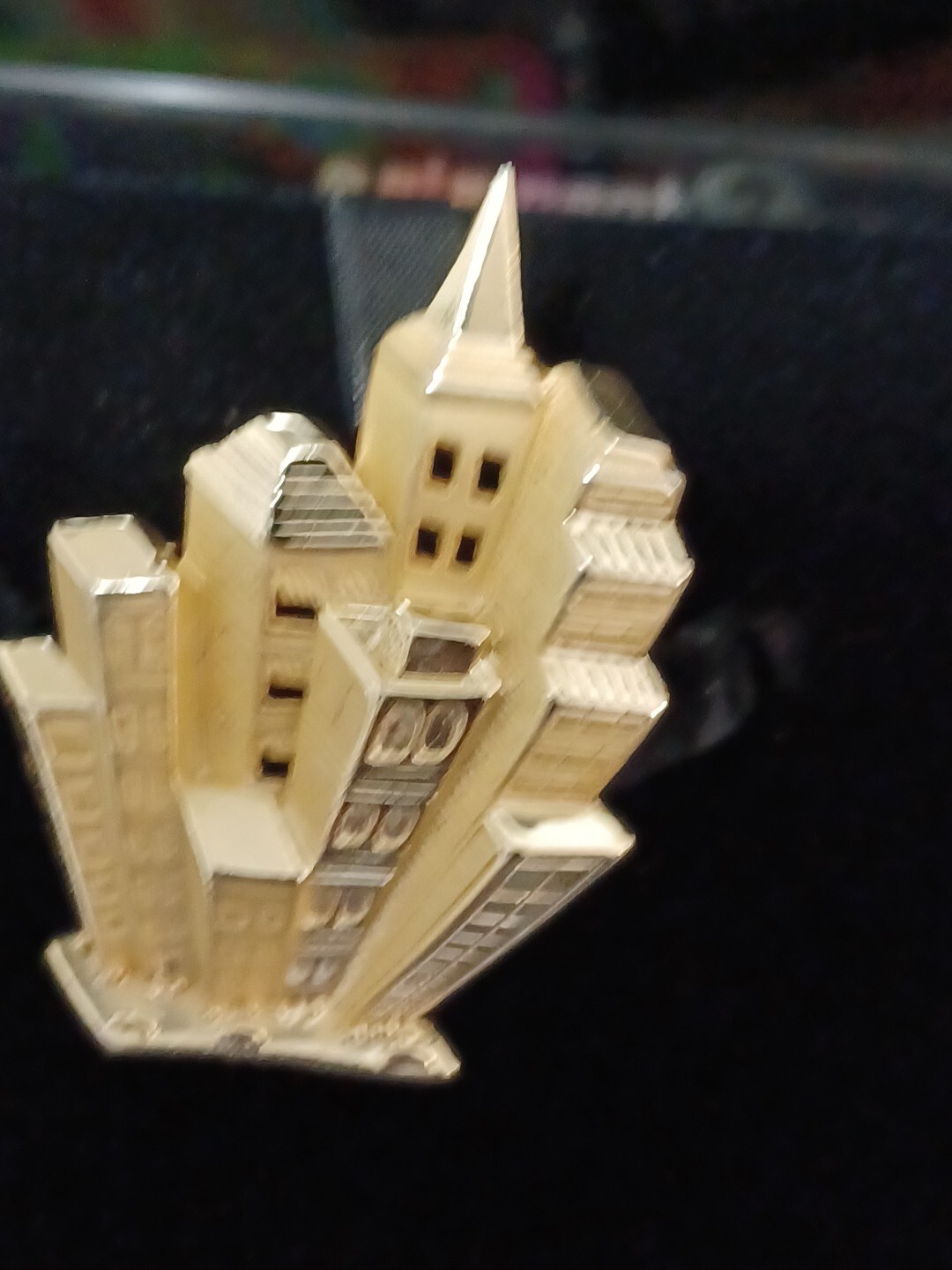 Vtg New York City Buildings Brooch Pin Skyscrapers Pin 3D Gold Tone. A-03