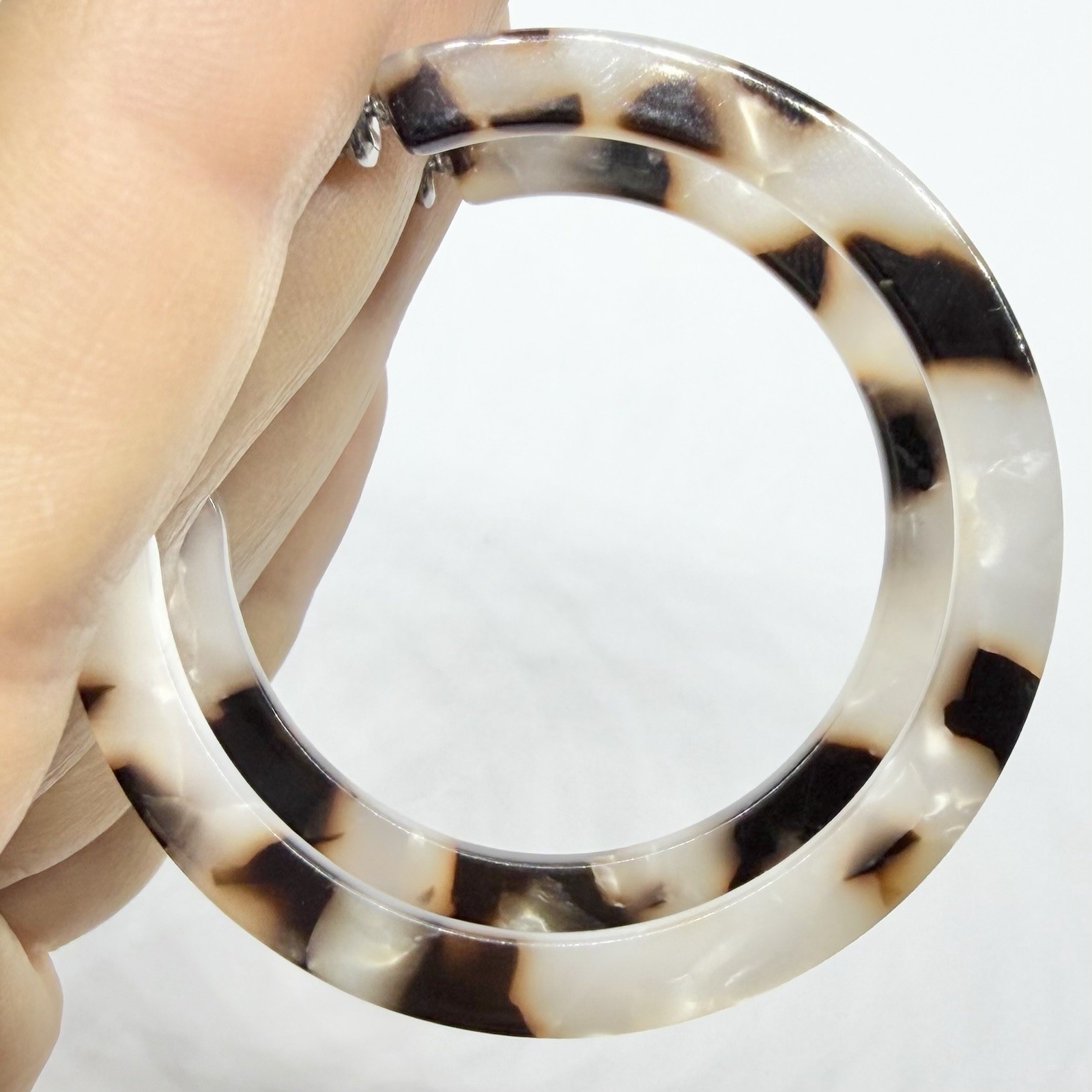 Vtg Brown White Large Resin Hoop Statement Earrings Round Post Mottled Marbled