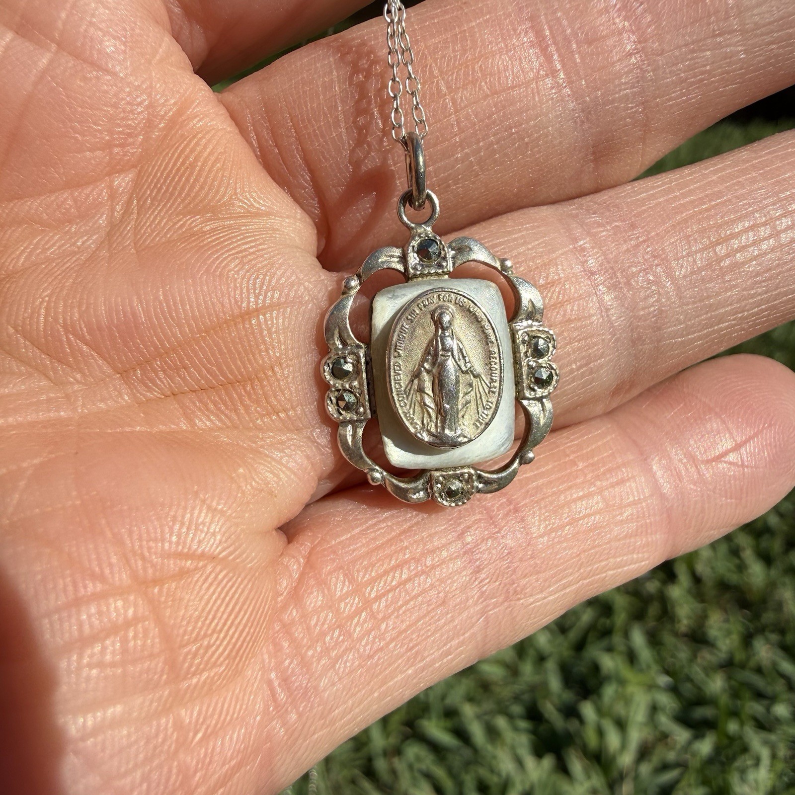 Vintage THEDA Sterling Silver Virgin Mary Miraculous Medal Pendant Necklace