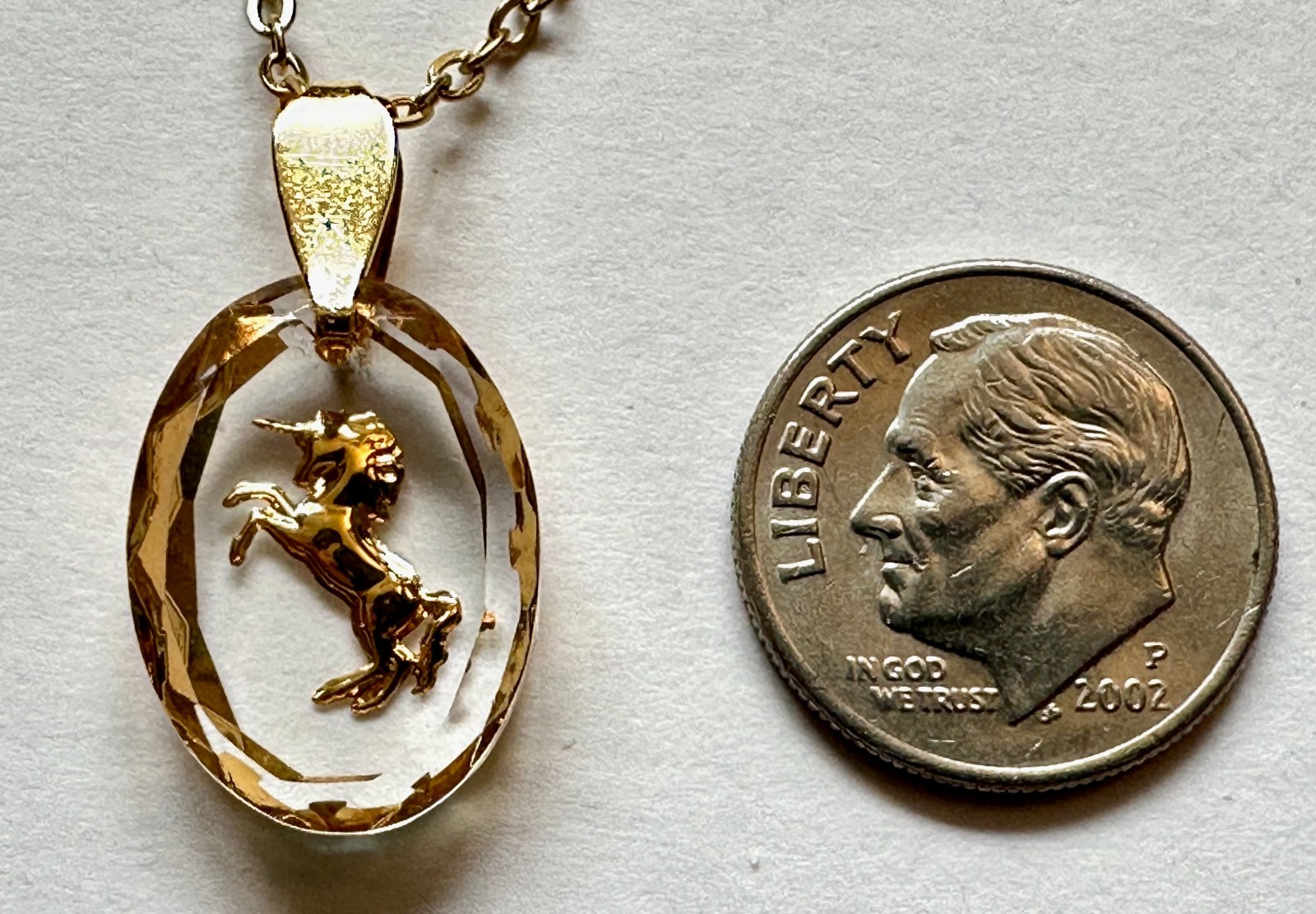 VINTAGE INTAGLIO GOLDEN unicorn GLASS pendant 3/4 OF 1″ NECKLACE 18″ GOLD PL