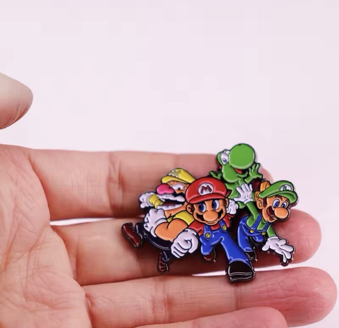 New SUPER MARIO BROTHERS Pin LUIGI Brooch YOSHI Metal WARIO Nintendo Video Game