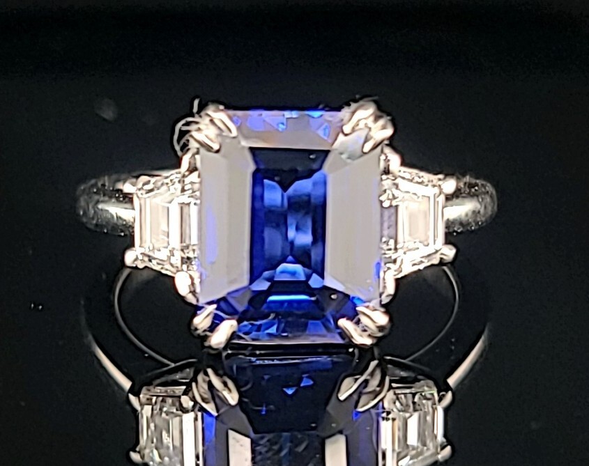 Vintage 14k White Gold Engagement Ring 5.52CT. Blue Sapphire Emerald Shape