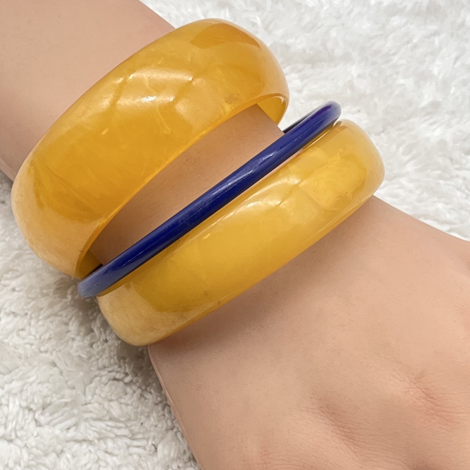 Vintage Lucite Bracelet Lot of 3 Bangles Yellow Blue
