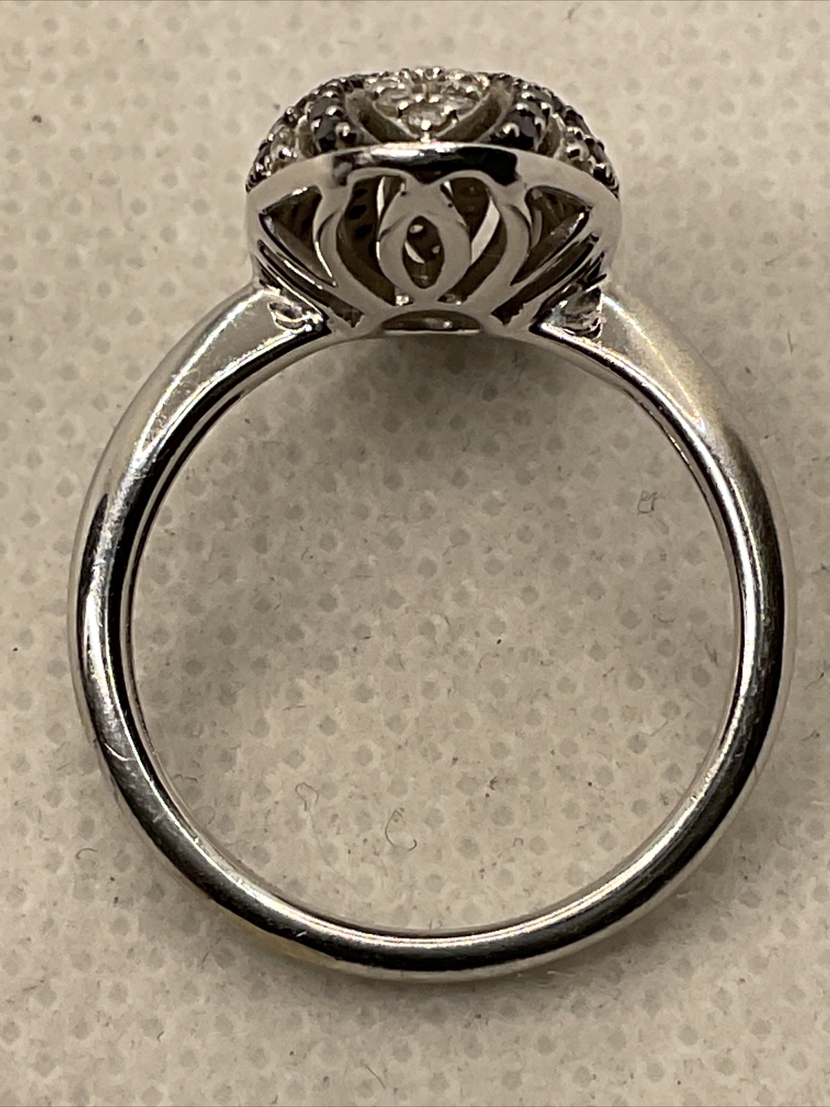 VINTAGE Solid 10K White Gold Black & White Diamonds DOME Style Ladies Ring 4gr.