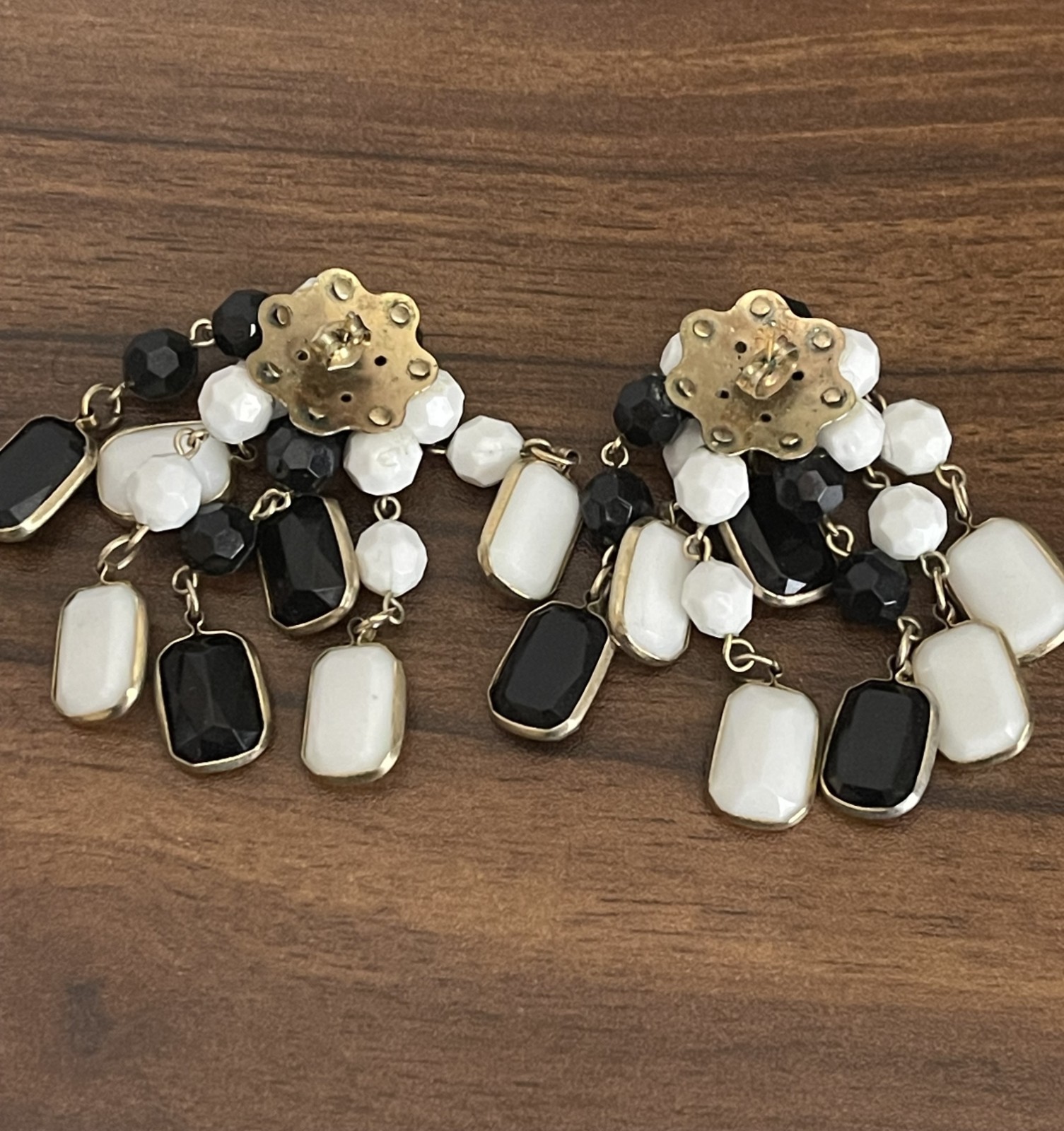 VTG 80s Runway clip waterfall Earrings chunky white Black Dangle lucite cluster