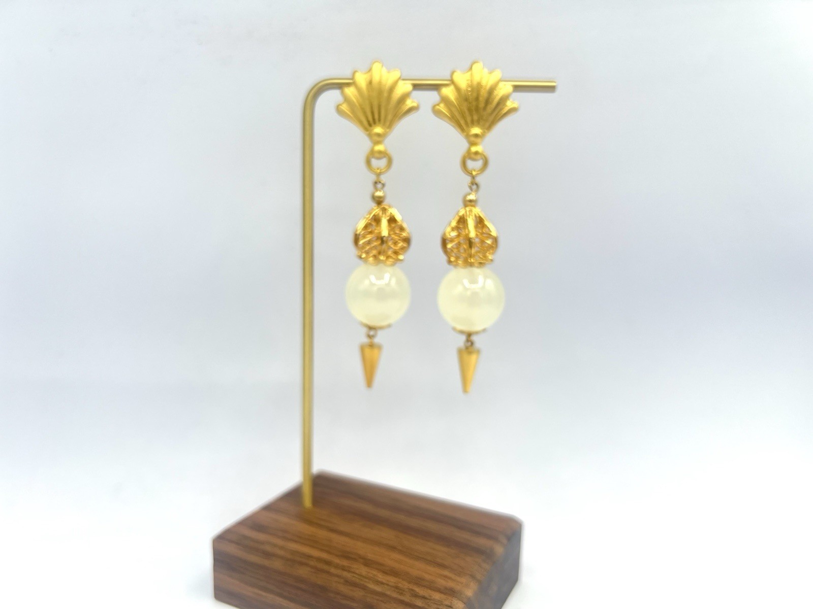 Vintage 1980s RO-DO Gold Filigree Lemon Moon Onyx Bead Earrings Dangles NOS YT