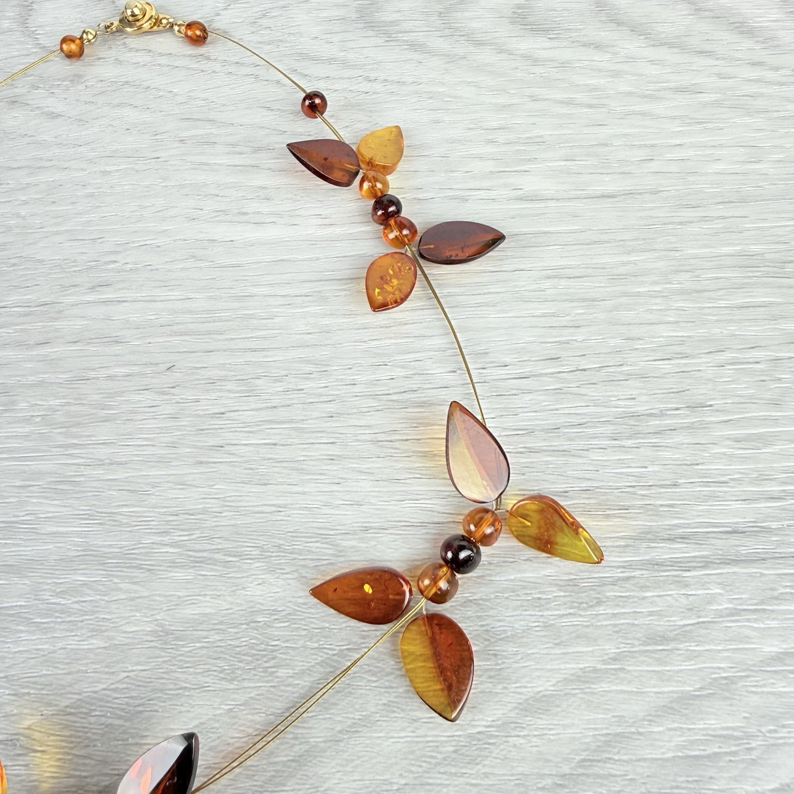 Genuine Baltic Amber Honey Polished Leaf Floral Boho Statement Wire Necklace