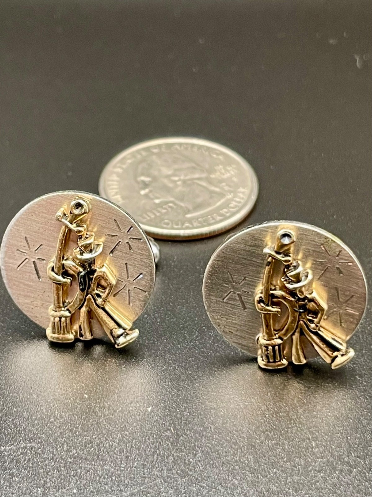 Vintage Drunken Tipsy Man Lamp Post Figural Gold Silver Tone Novelty Cufflinks