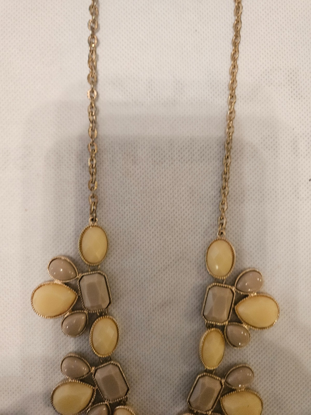 Vintage Gold tone Tan kahaki and IVORY CHUNKY Necklace oval link chain