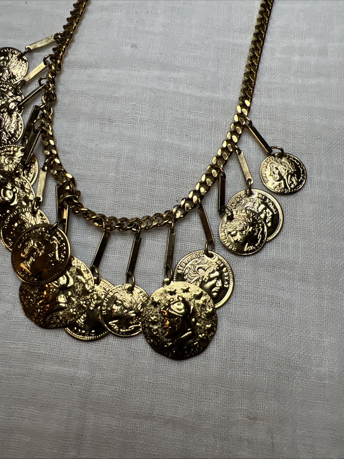 VTG Crown Trifari Jewels Antique Gold Roman Coin Demi Parure Set NOS 1978-85