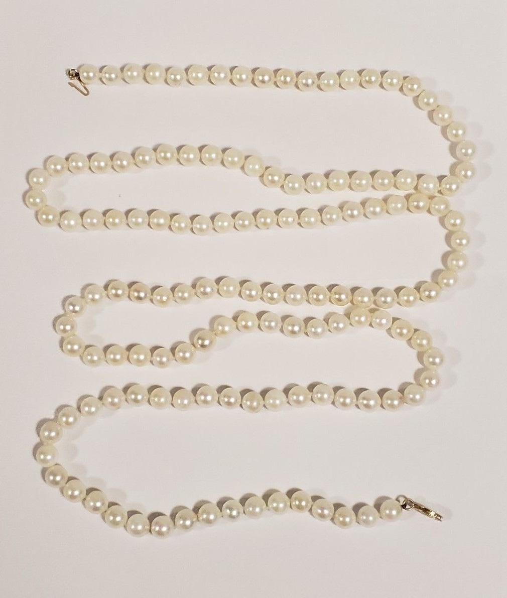 Vintage Cultured 8.4mm Pearl Necklace 14K Yellow Gold Clasp Length 48″