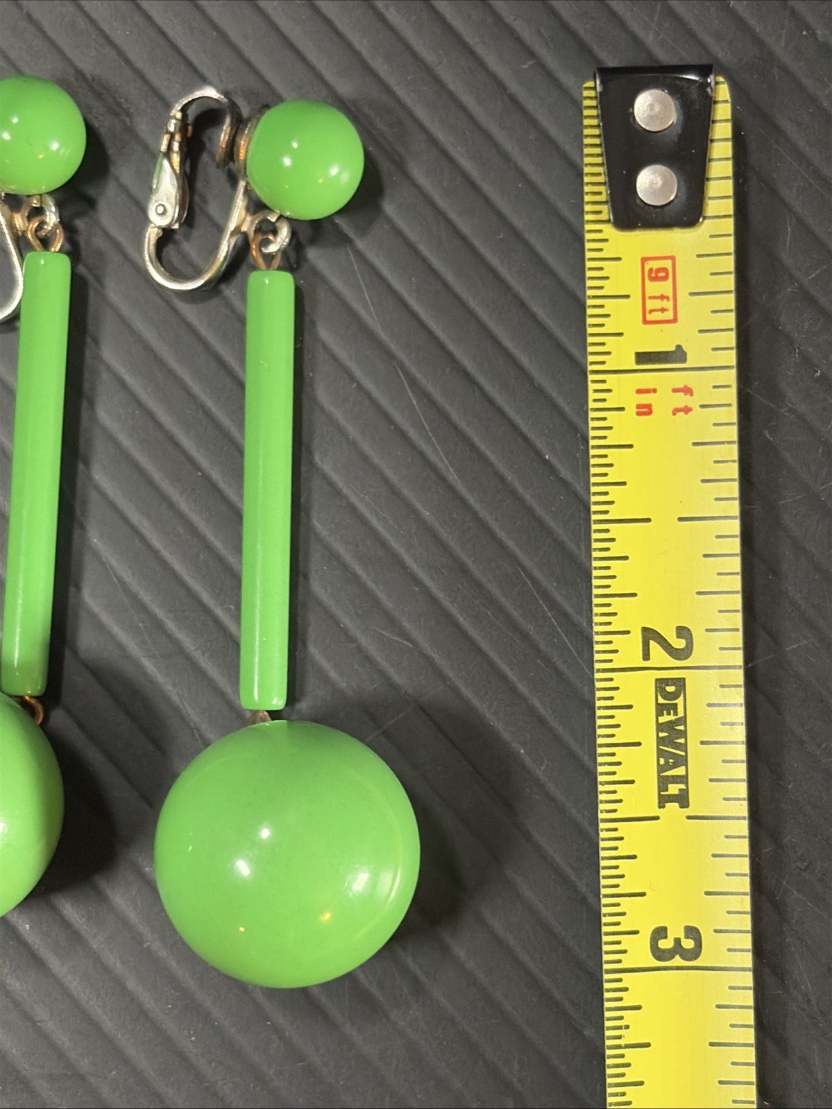 Vtg MCM Lime Green Acrylic Dangle Drop Bead Ball Mod Clip Earrings Retro 60’s