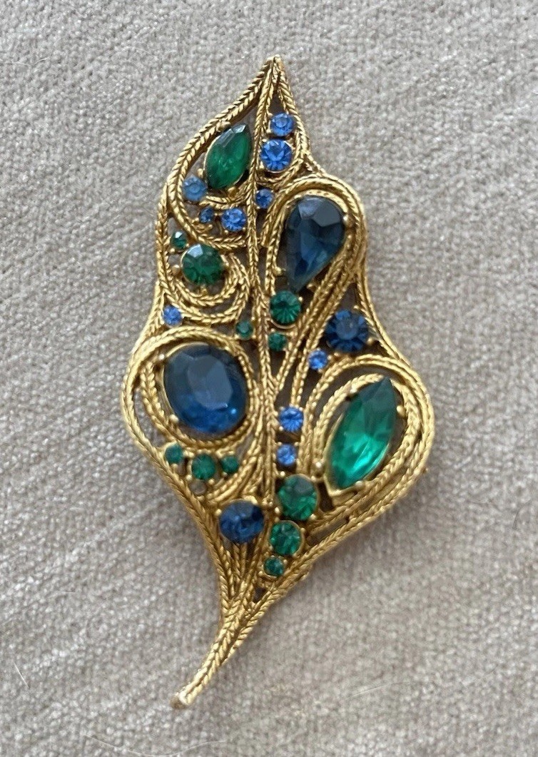 Vintage Leaf Brooch La Roco 50s Gold Tone 3 1/2” Blue Green Rhinestones Unsigned