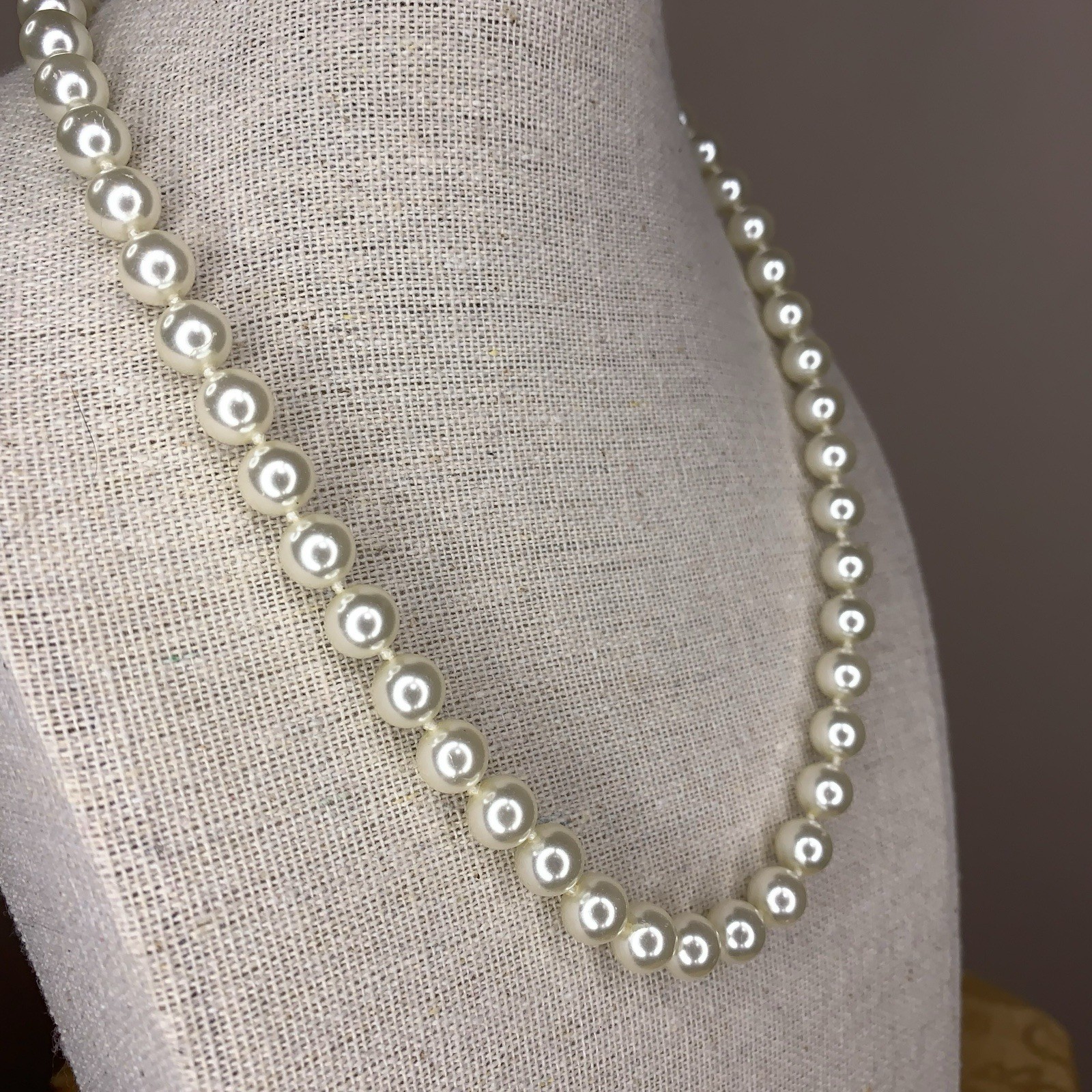 Vintage Ivory Gold Ornate Clasp Faux Pearl Necklace Wedding Formal Event Gift