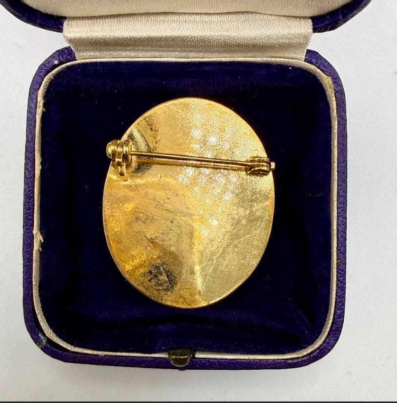 Vintage Gold-Tone Portrait Oval Cameo Rollover Safety Clasp