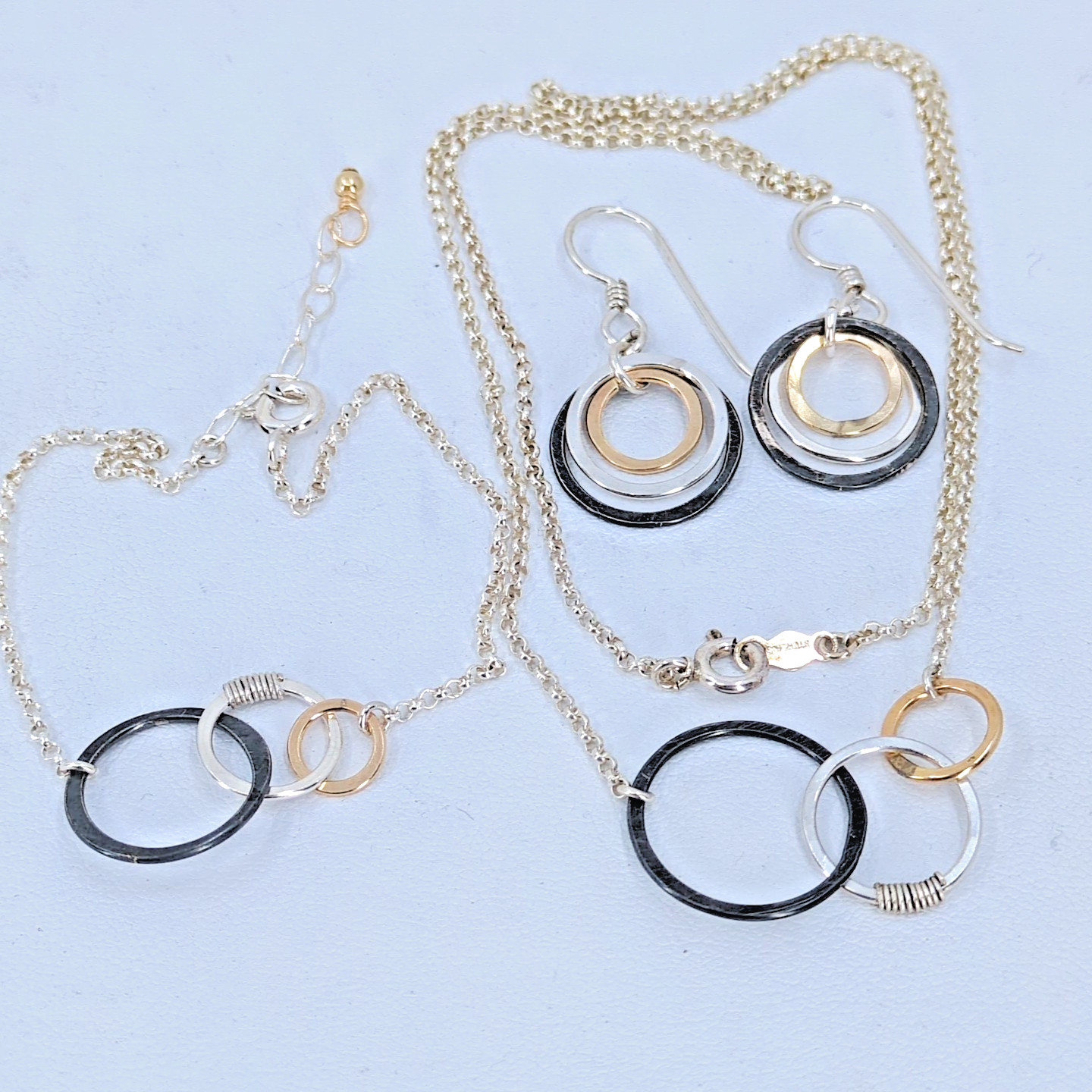 Sterling Silver Mixed Metal Jewelry Set Necklace 18″ Bracelet Earrings Tri-tone