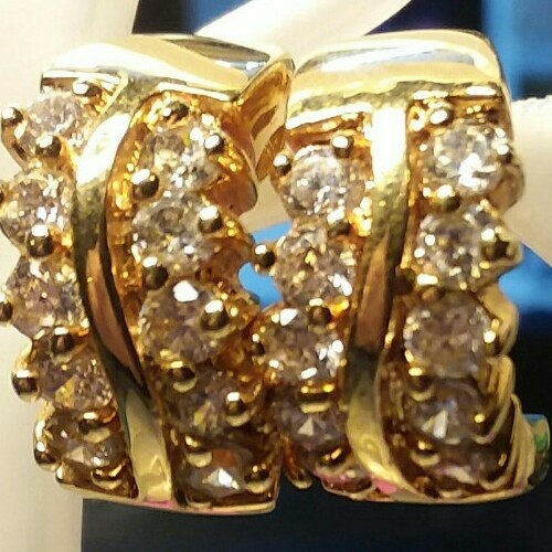 Vintage Jewelry: 3/4″ Gold Tone Rhinestone Pierced Earrings 02-18-2019