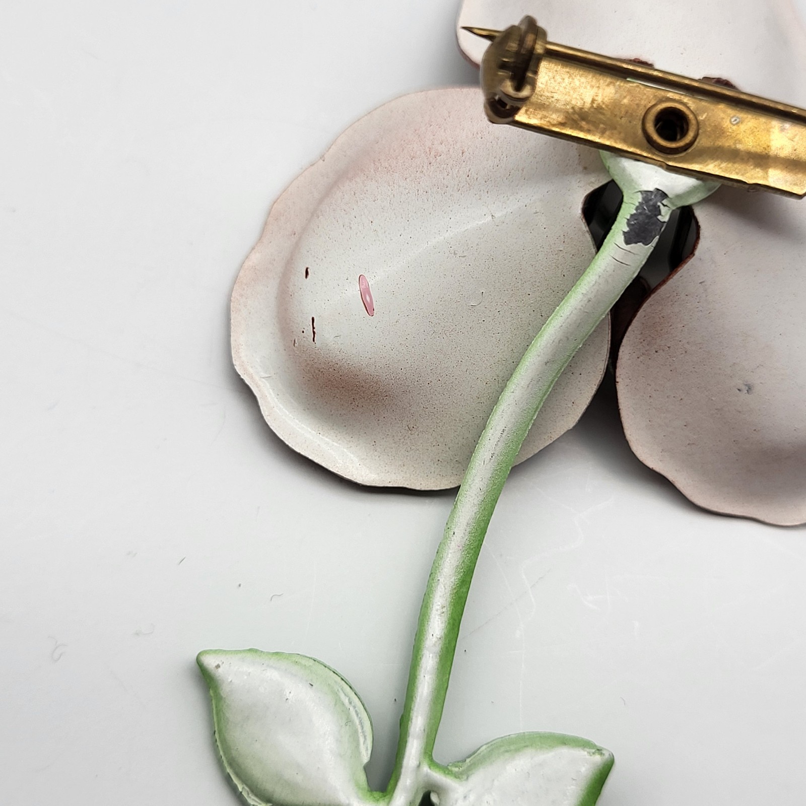 Lovely vintage enamel flower poppy corsage brooch pin elegant vibrant