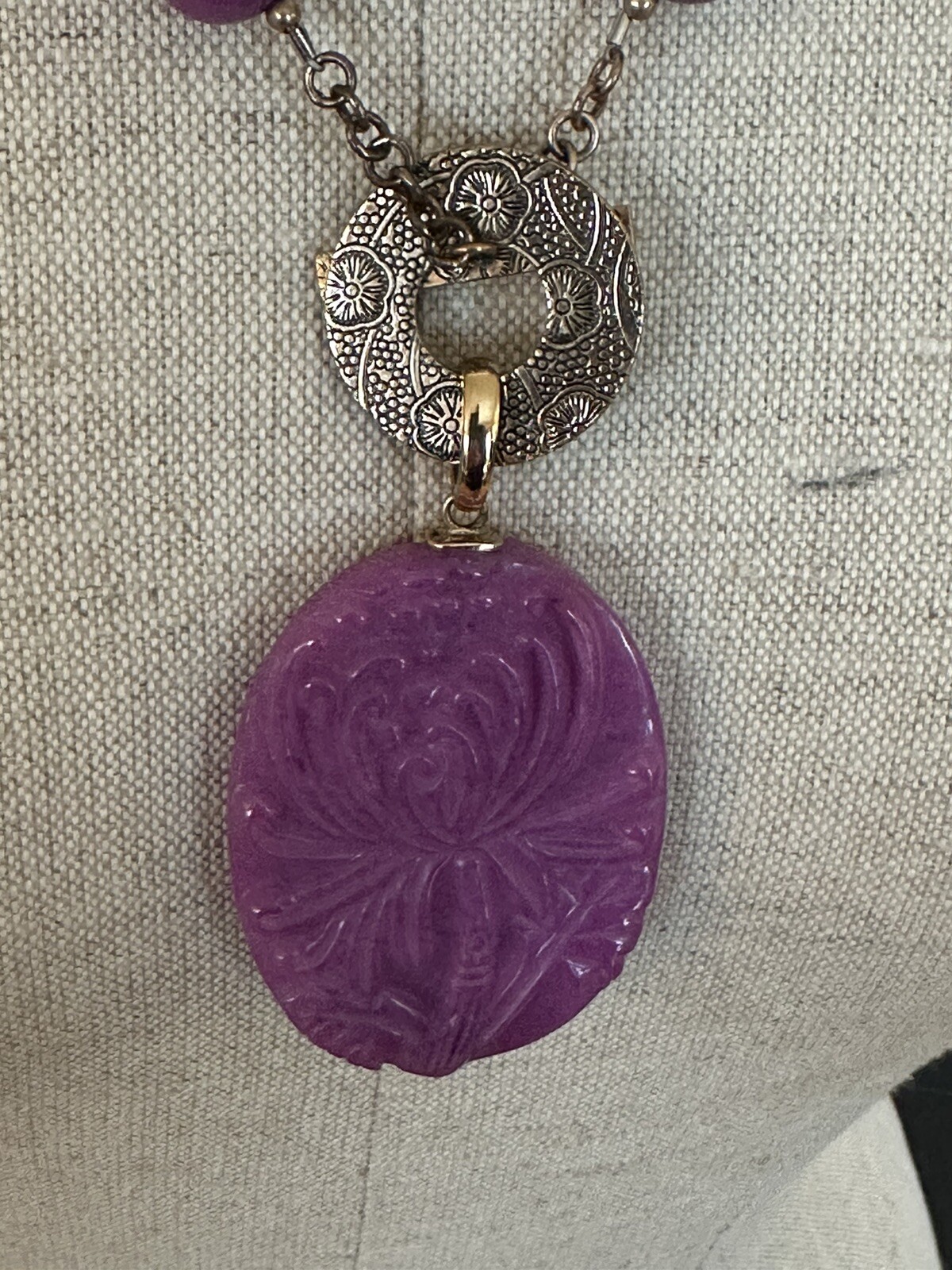 Vintage Amy Kahn Russell Purple Jade Lily Pendant Beaded Necklace