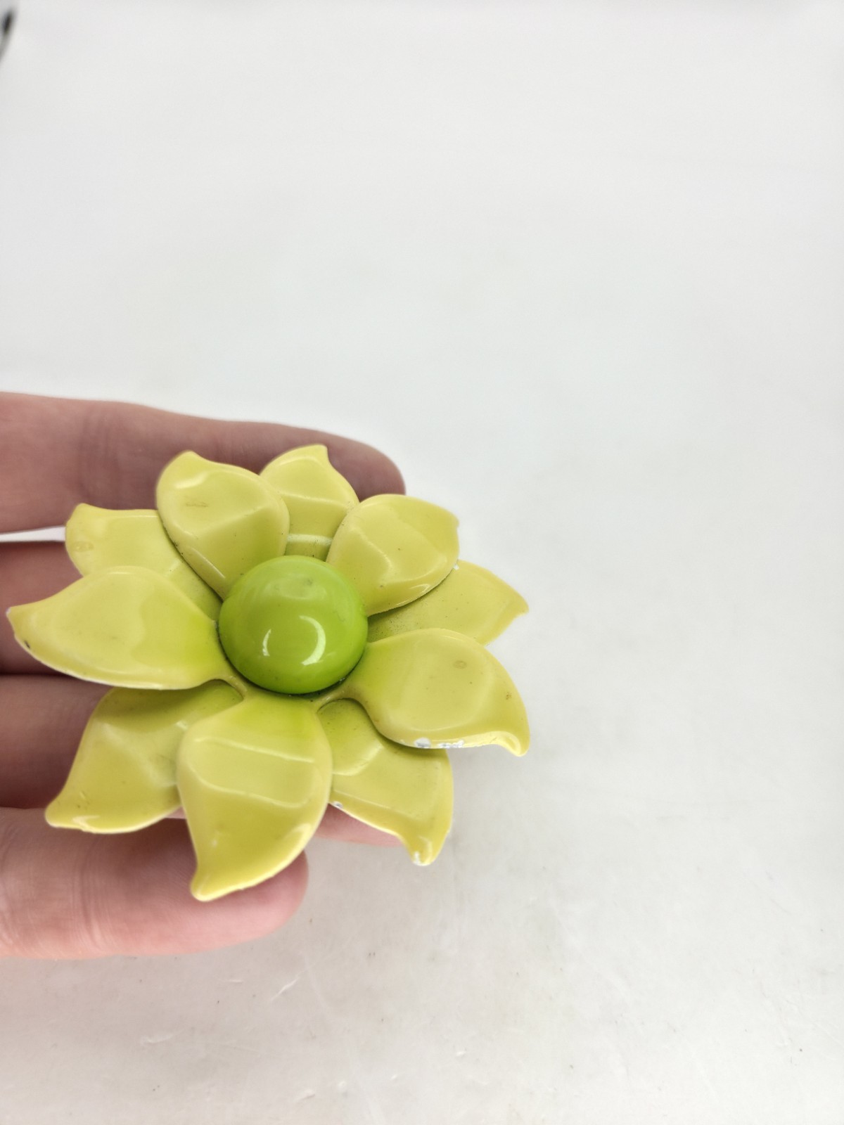 Lime Green Enamel Flower Brooch Mod Pin 2.5″ 60s Style Floral Airbrushed Vtg