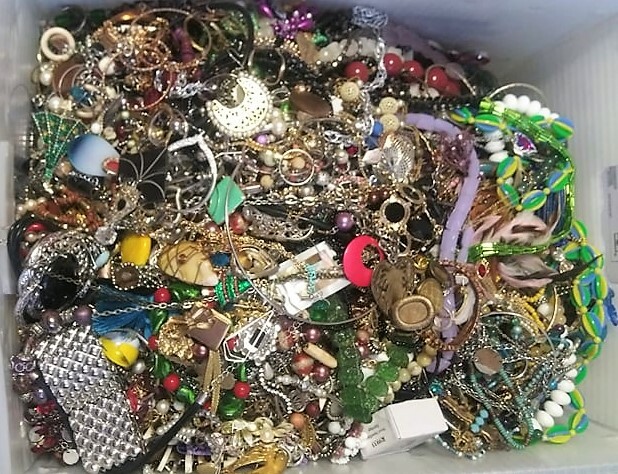 Vintage – Mod Jewelry Pieces Craft Lot Jewelry Making Parts Tangles Some Good In