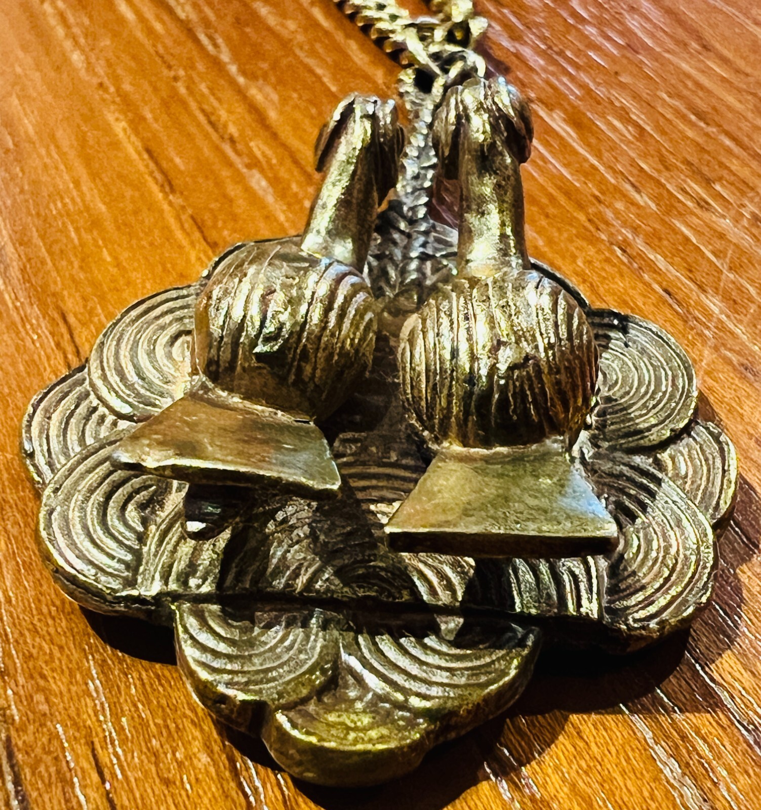Vintage Pecking Birds Pendant Necklace With Chain Alva Museum Replica Studios