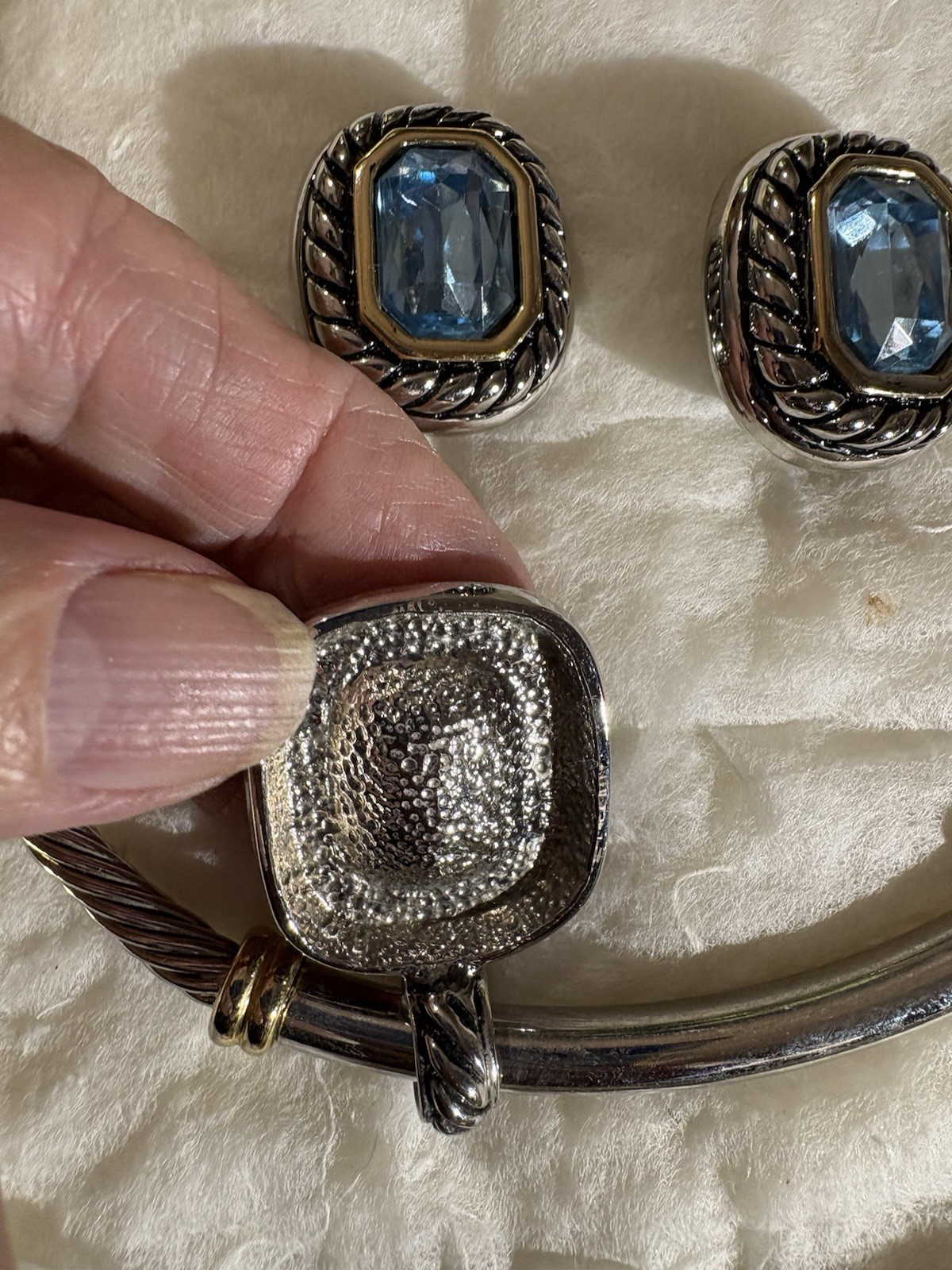 VTG 1980’S SILVER w GOLD TONE COLLAR BIB NECKLACE CLIP EARRINGS FAUX BLUE TOPAZ