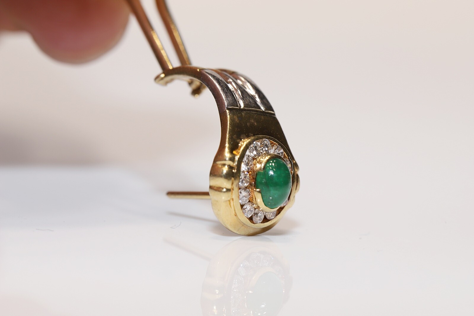Vintage 18k Gold Natural Diamond And Cabochon Cut Emerald Earring