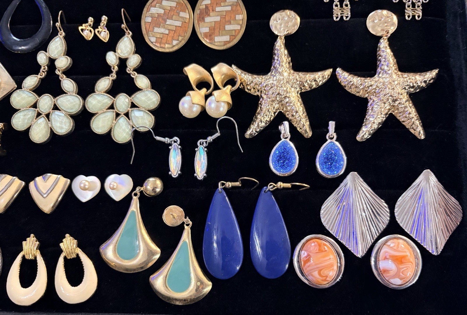 Lot Of 31 Pairs. Vintage & Mod Earrings. Estate Jewelry.