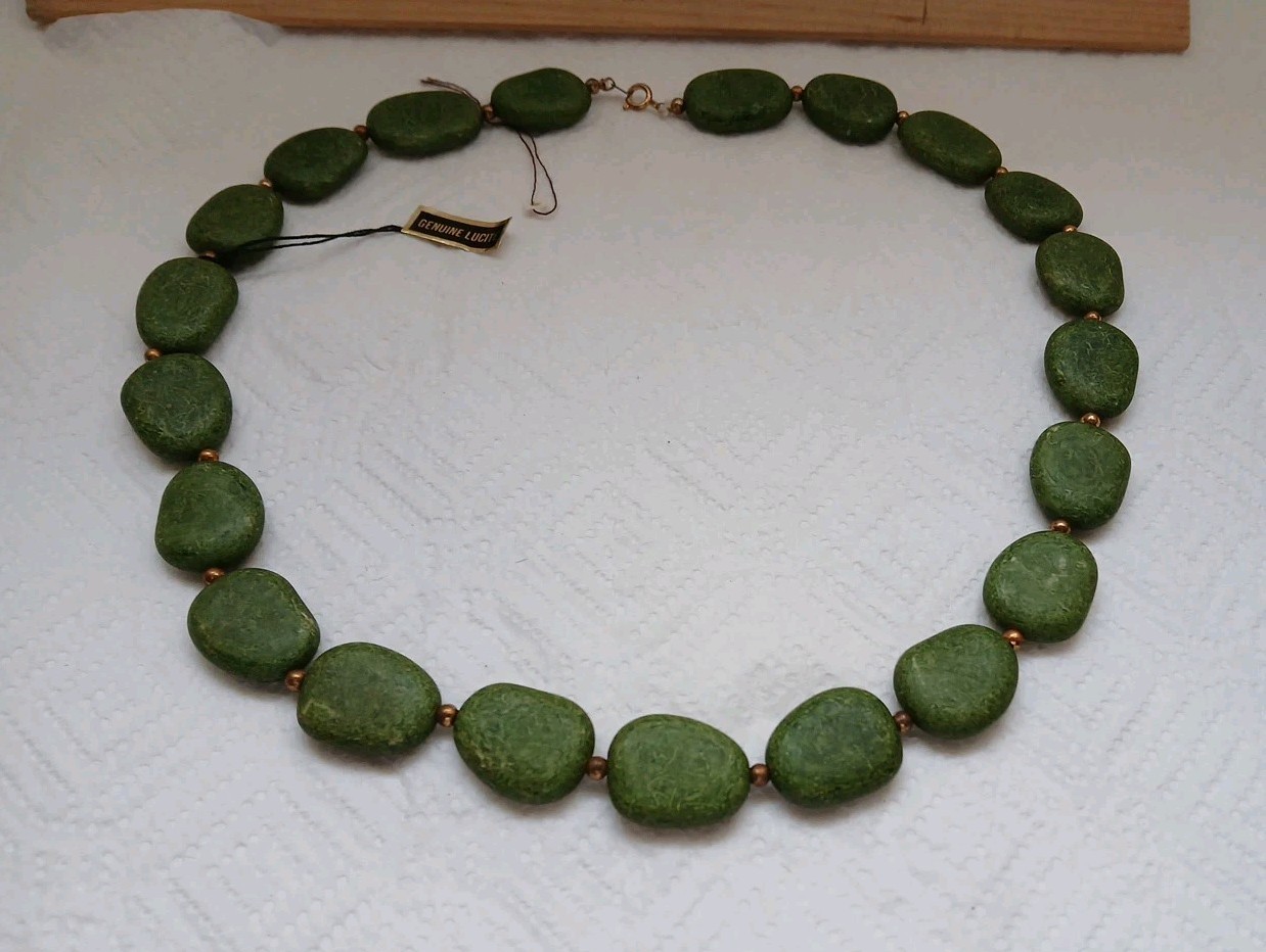 Vtg Retro/Mid Century Style Genuine Green Lucite 24″ Necklace Made In Hong Kong