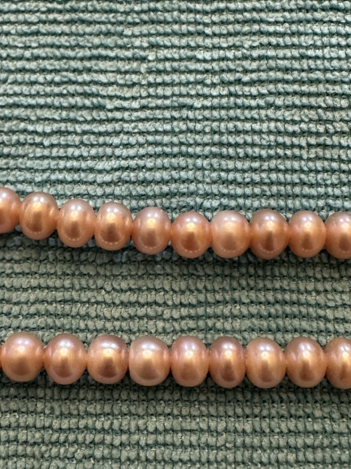 VTG 18” Cultured Pink Pearl Necklace W/Fish Hook Clasp & Matching Post Earrings