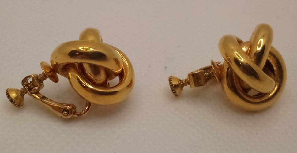 Vintage Napier Gold Tone Metal Twisted Knot Screw Back Clamp Earrings