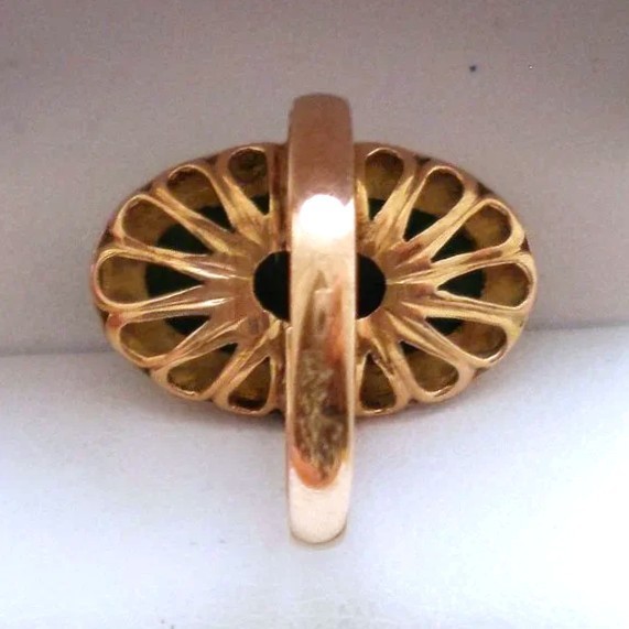 Vintage Solid 18K Rose Pink Gold Bezel Set Green Nephrite Jade Cocktail Ring