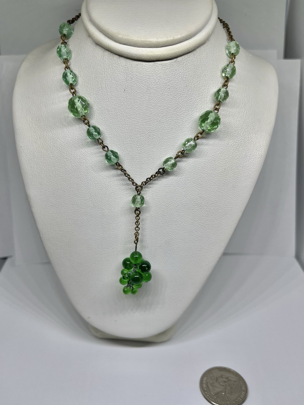 Vintage Green Art Glass Beads Goldtone Chain Cascading Grapes Pendant Necklace