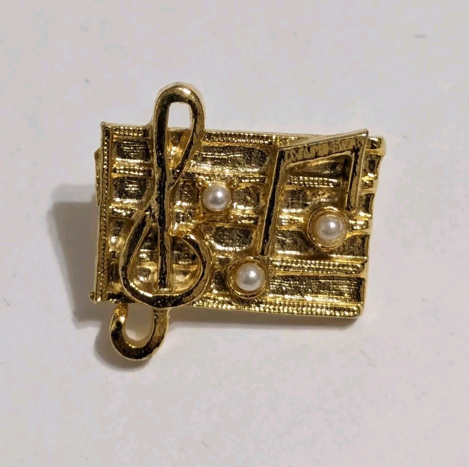 Gold Tone Musical Notes Brooch/Pin With Faux Pearls. 3/4″.